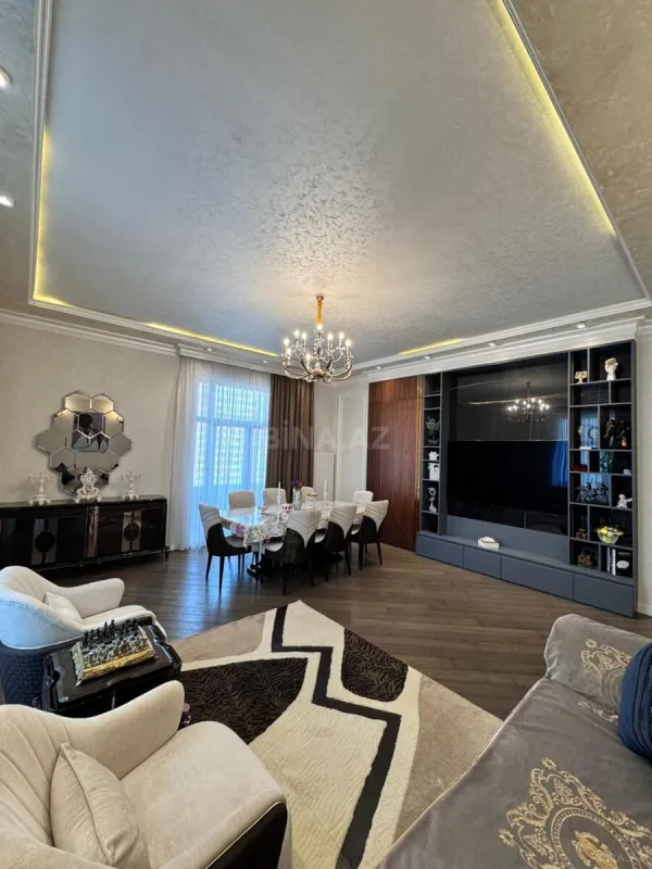 Satılır 4 otaqlı mənzil 165 m²