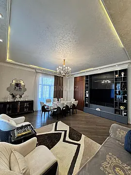 Satılır 4 otaqlı mənzil 165 m²