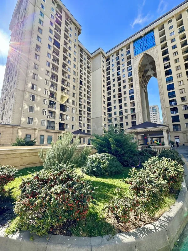Satılır 2 otaqlı mənzil 52 m²