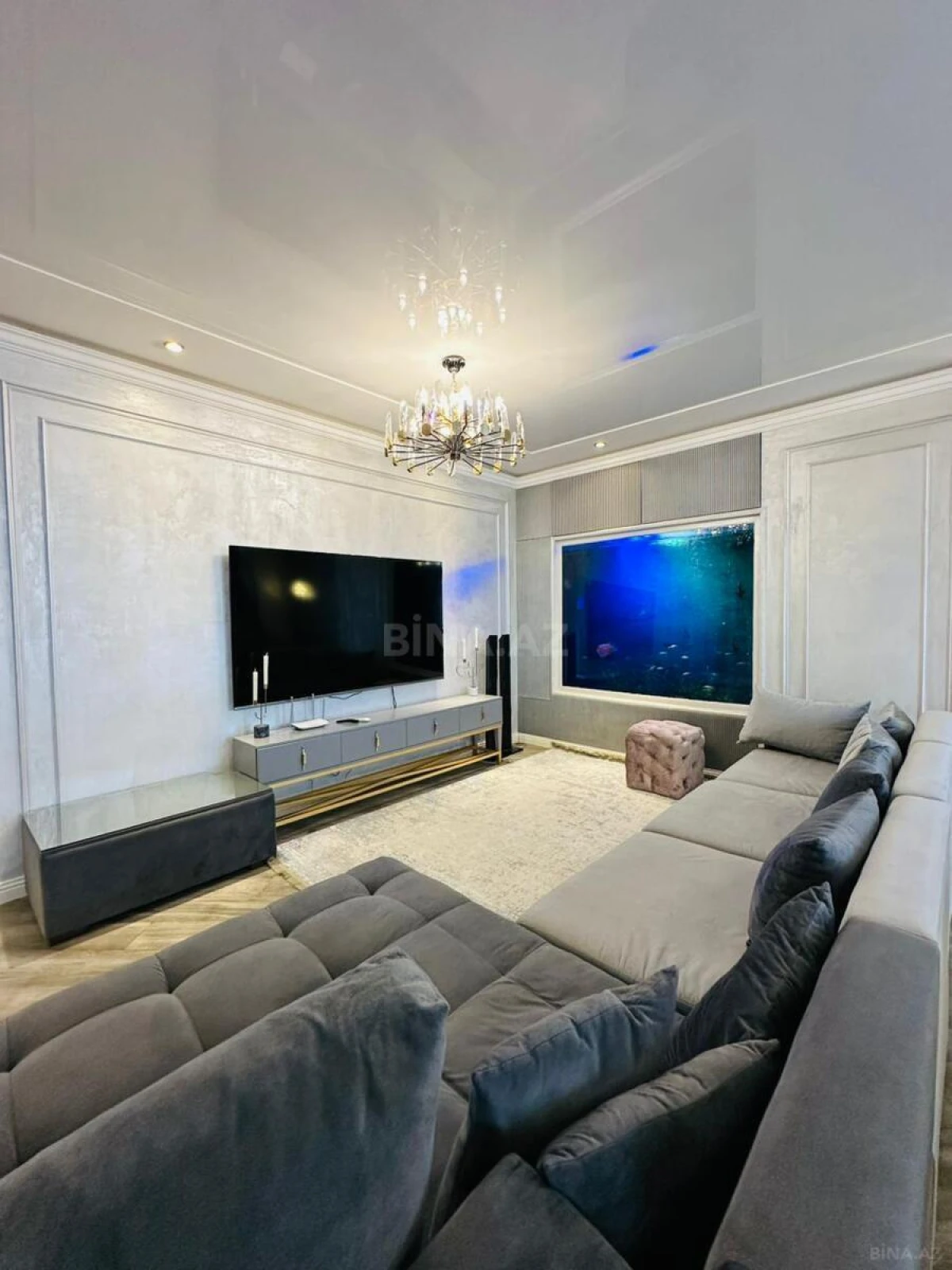 Kirayə verilir 3 otaqlı mənzil 180 m²