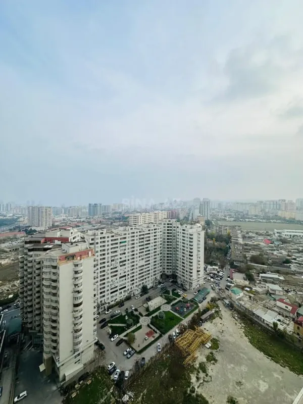 Kirayə verilir 3 otaqlı mənzil 180 m²