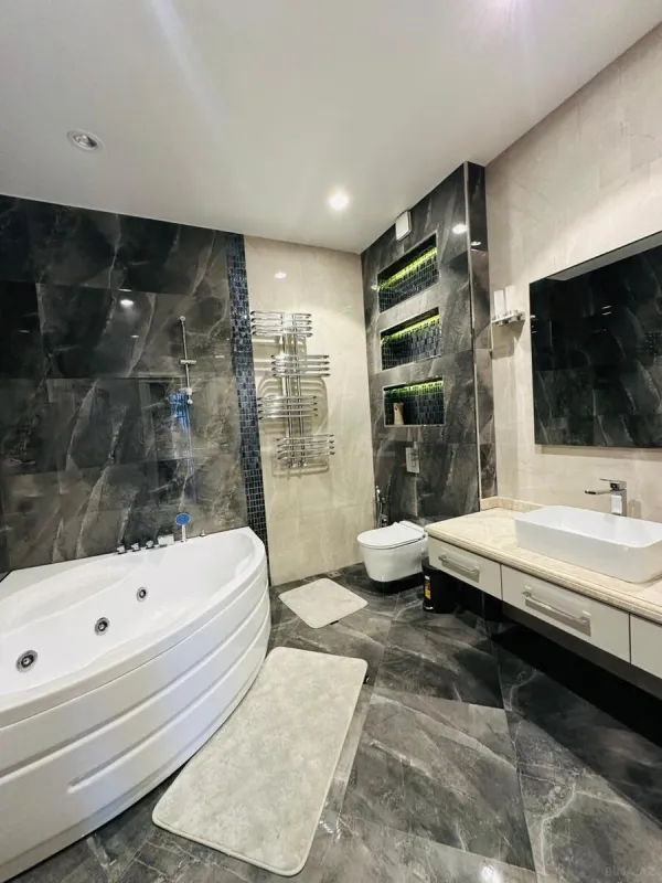 Kirayə verilir 3 otaqlı mənzil 180 m²