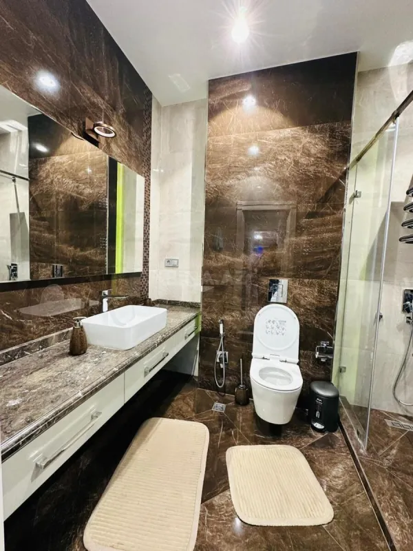 Kirayə verilir 3 otaqlı mənzil 180 m²