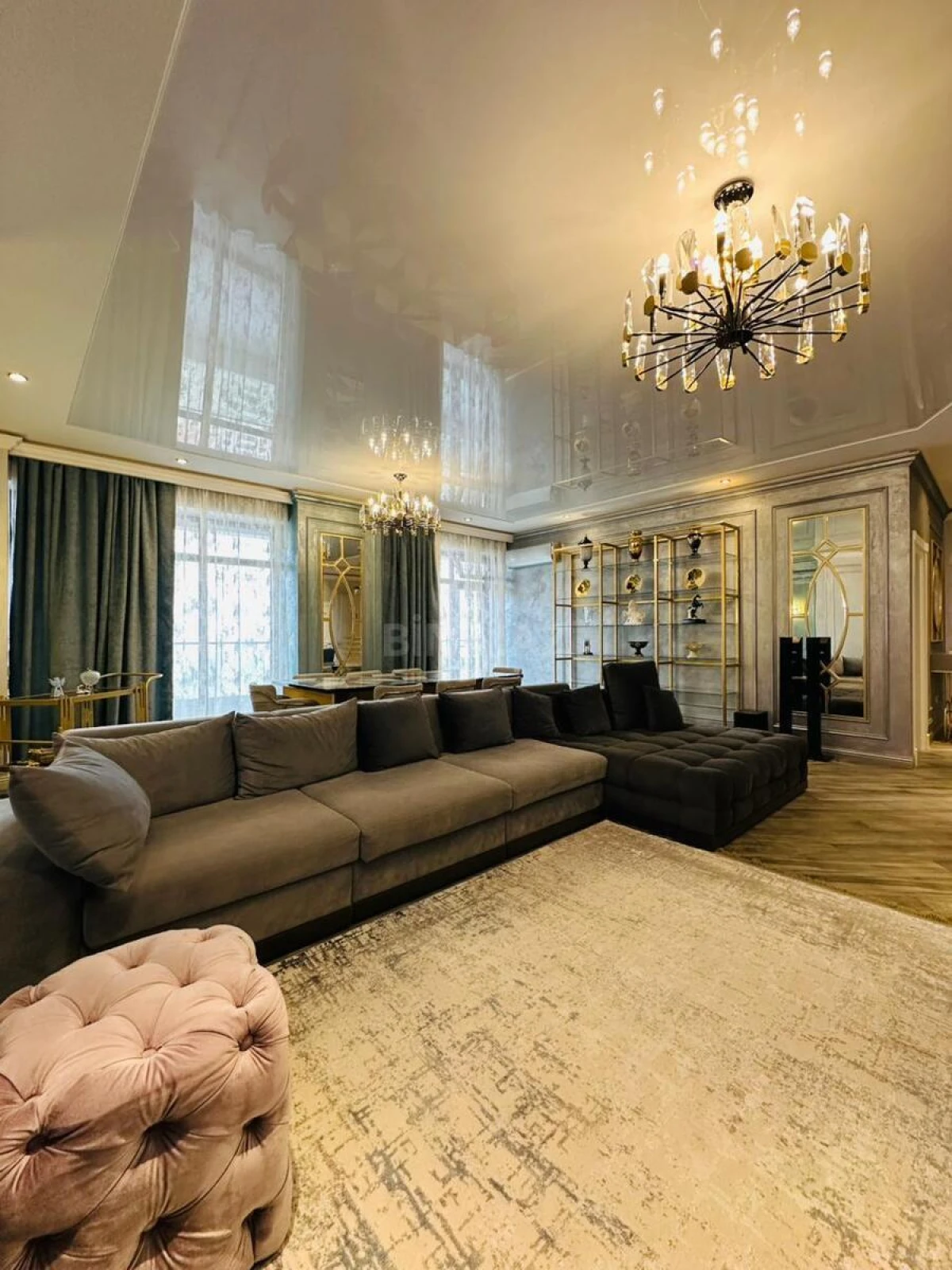 Kirayə verilir 3 otaqlı mənzil 180 m²