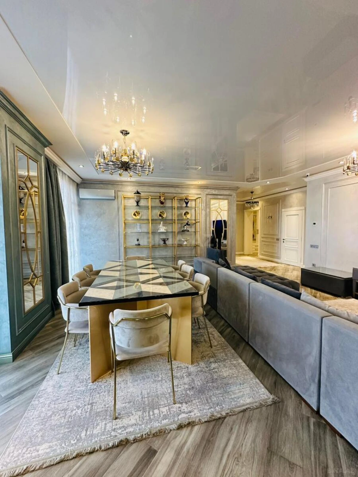 Kirayə verilir 3 otaqlı mənzil 180 m²