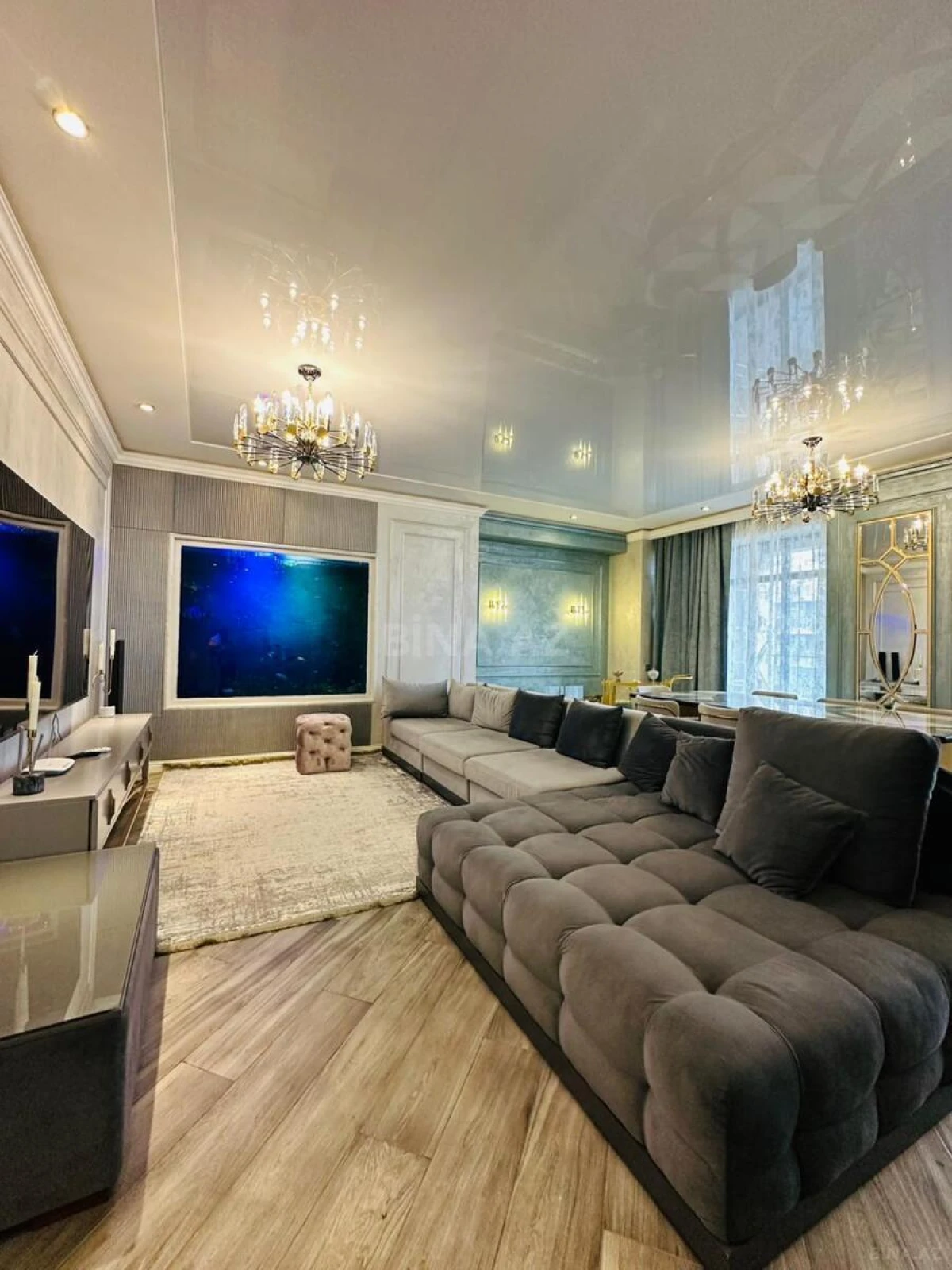 Kirayə verilir 3 otaqlı mənzil 180 m²