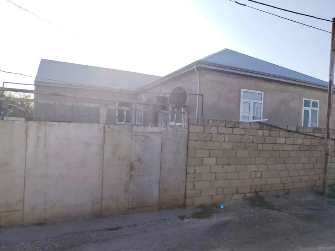Satılır 4 otaqlı həyət evi 130 m²