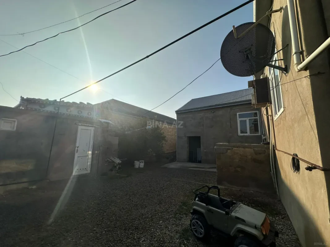 Satılır 4 otaqlı həyət evi 130 m²
