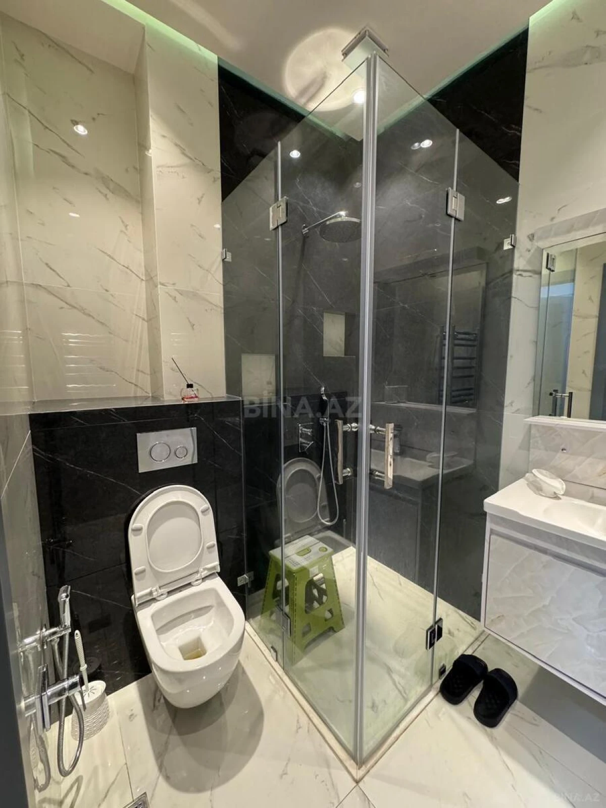 Kirayə verilir 2 otaqlı mənzil 60 m²