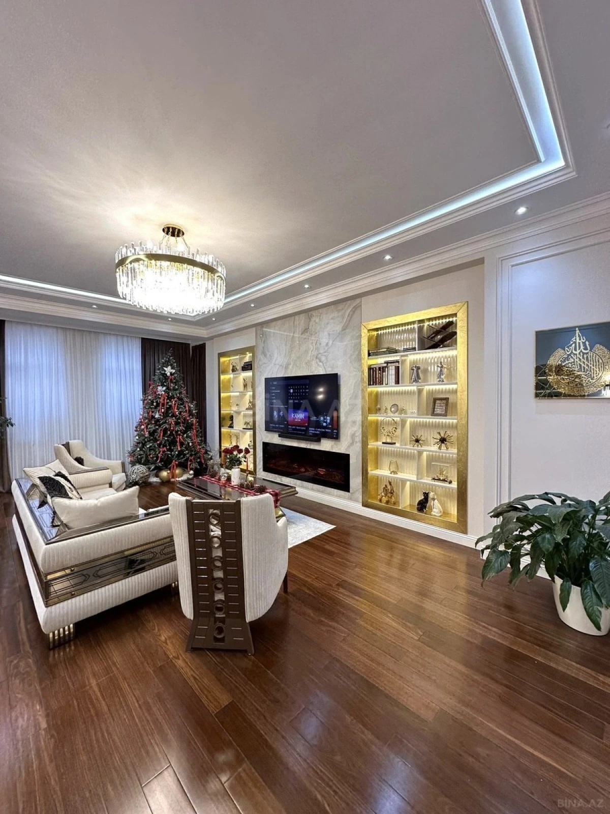Satılır 4 otaqlı mənzil 200 m²