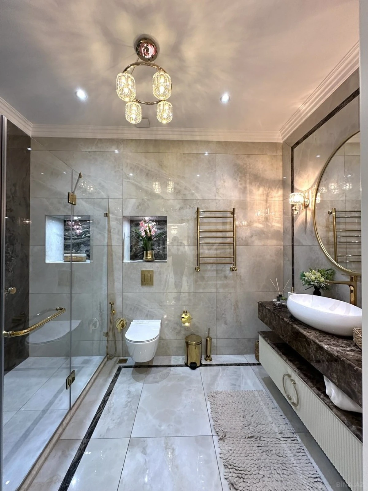 Satılır 4 otaqlı mənzil 200 m²