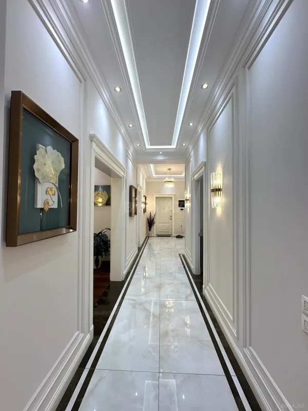 Satılır 4 otaqlı mənzil 200 m²