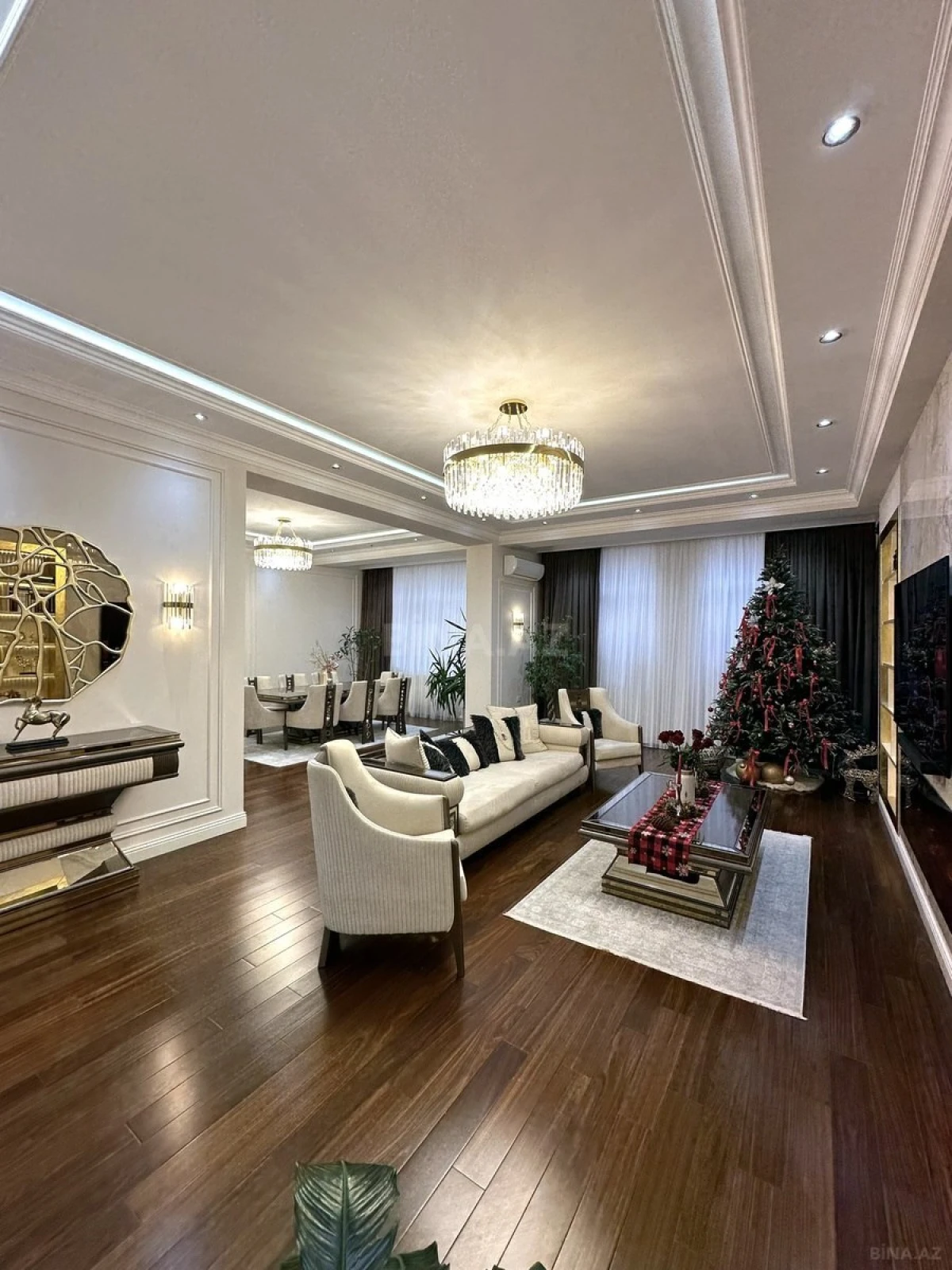 Satılır 4 otaqlı mənzil 200 m²