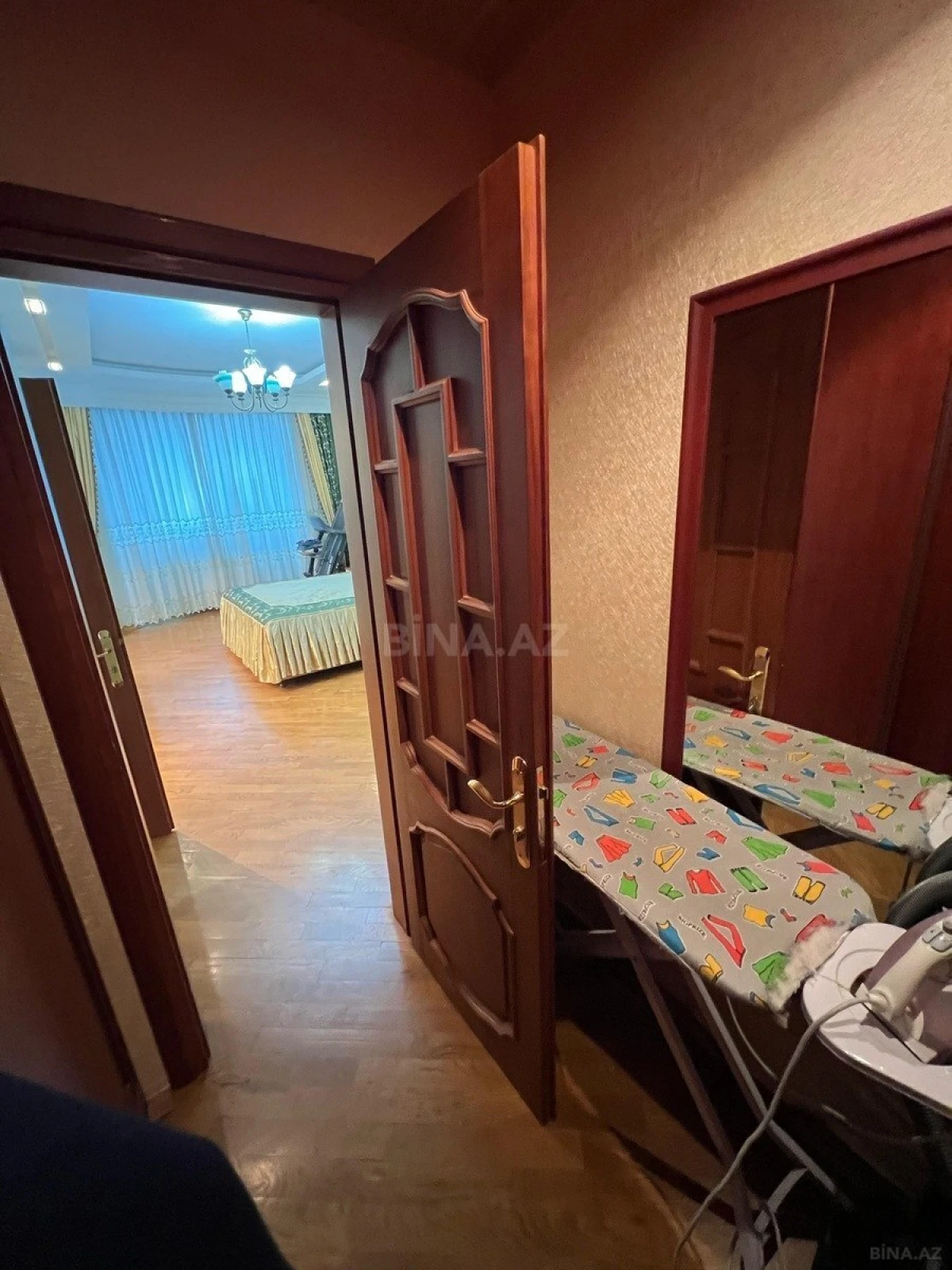 Satılır 3 otaqlı mənzil 168 m²