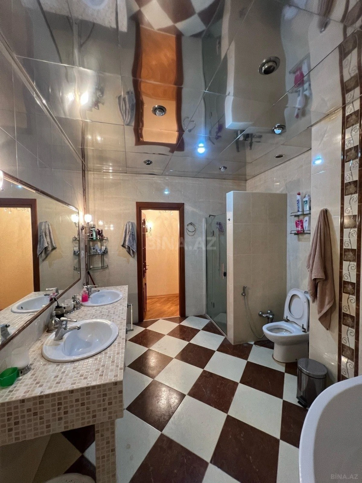 Satılır 3 otaqlı mənzil 168 m²