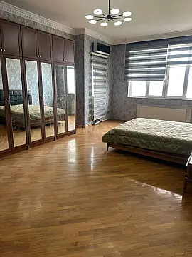 Kirayə verilir 4 otaqlı mənzil 214 m²
