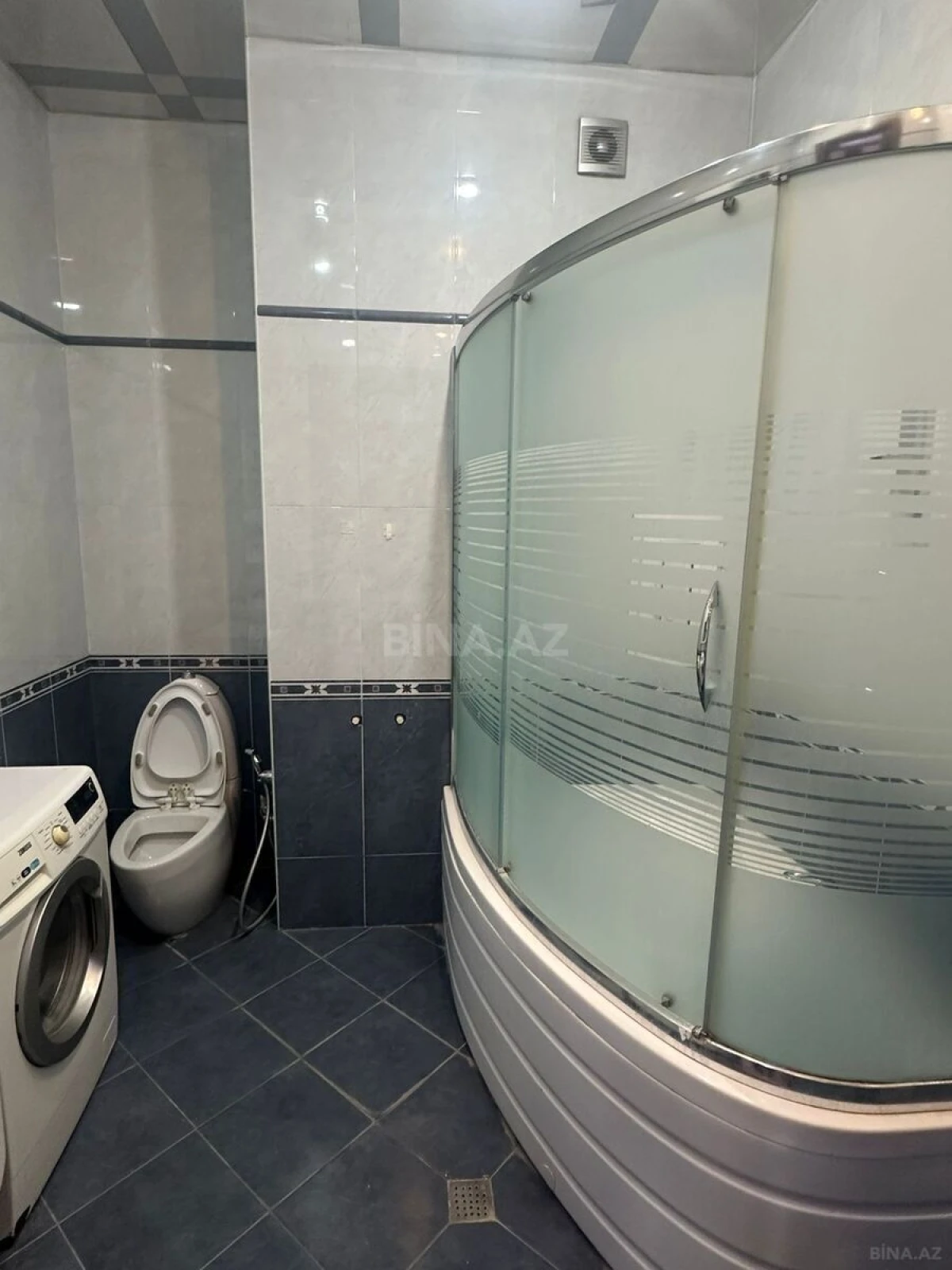 Kirayə verilir 4 otaqlı mənzil 214 m²