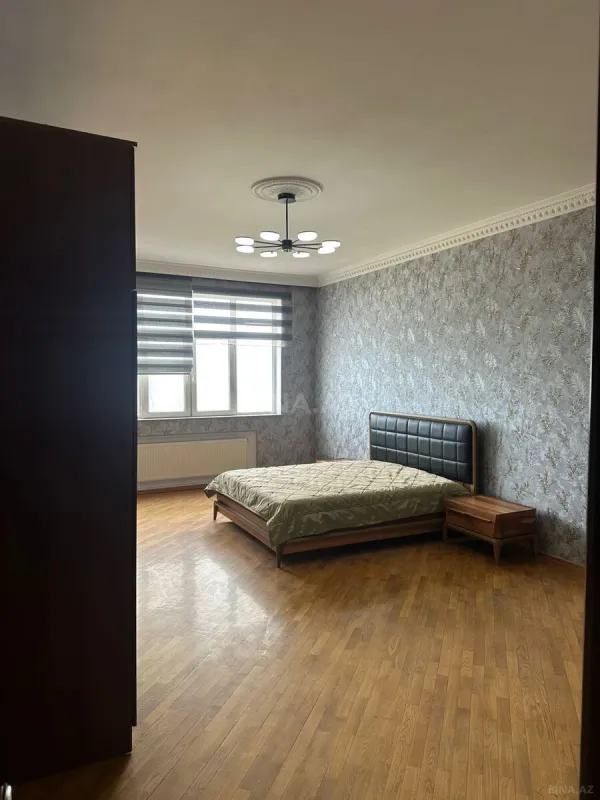 Kirayə verilir 4 otaqlı mənzil 214 m²