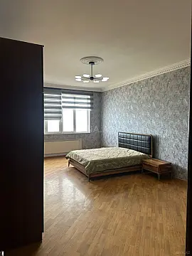 Kirayə verilir 4 otaqlı mənzil 214 m²