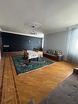 Kirayə verilir 4 otaqlı mənzil 214 m²