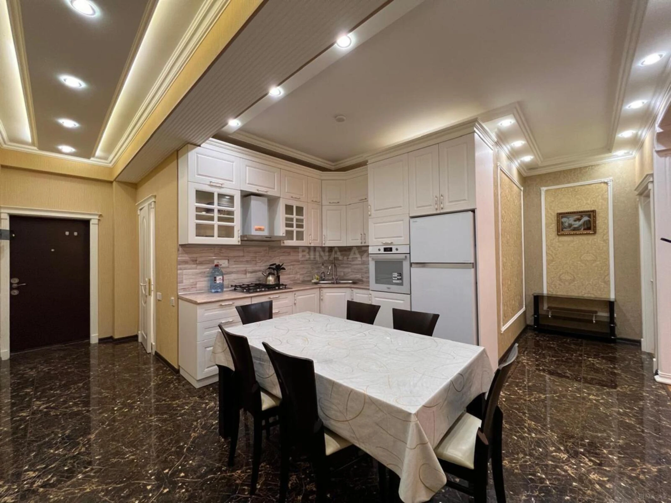 Kirayə verilir 3 otaqlı mənzil 115 m²