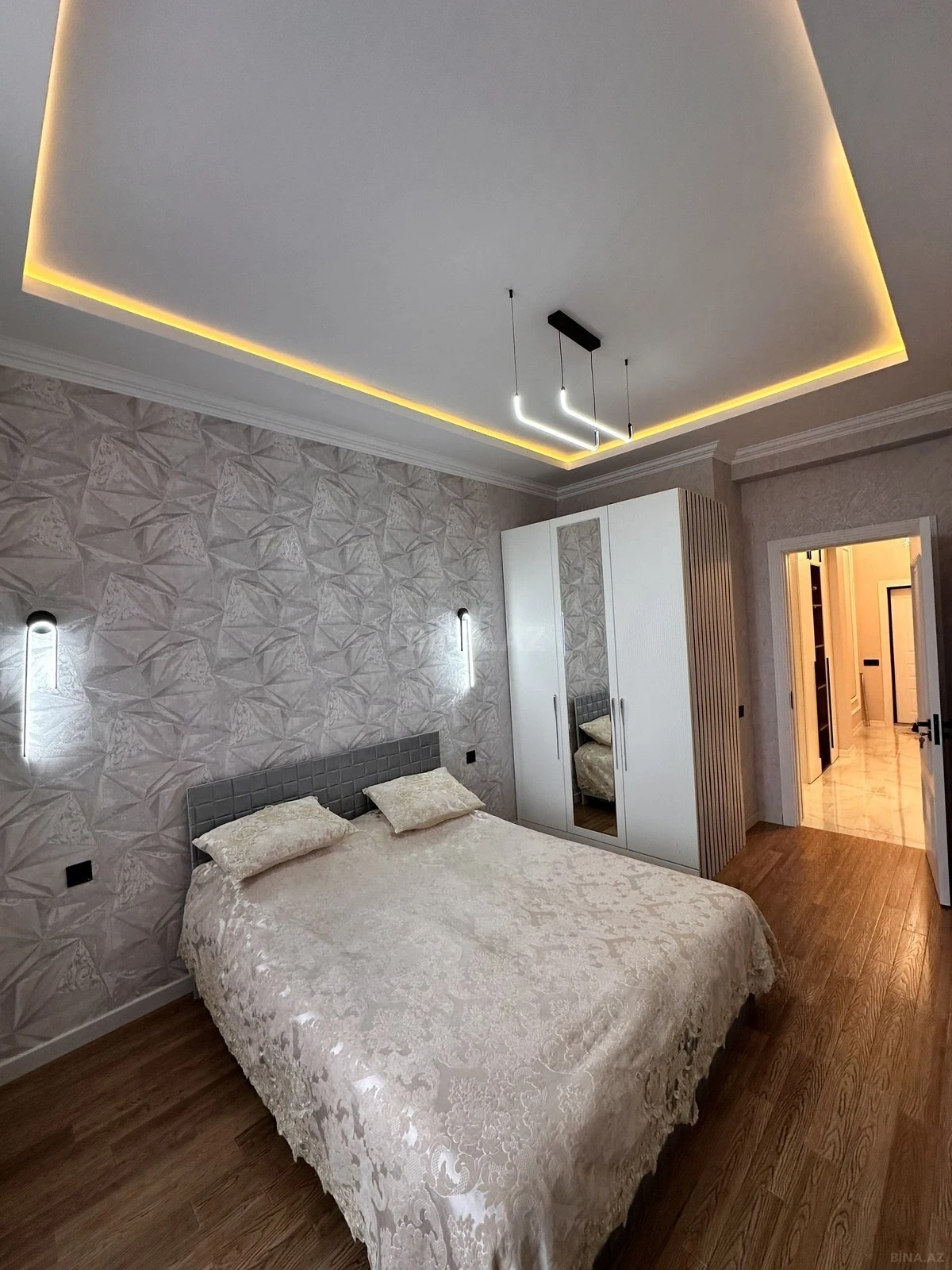 Satılır 3 otaqlı mənzil 103 m²