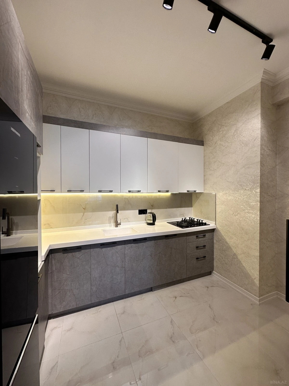 Satılır 3 otaqlı mənzil 103 m²