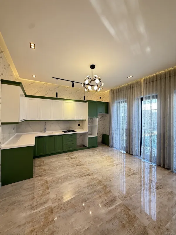 Satılır 4 otaqlı həyət evi 165 m²