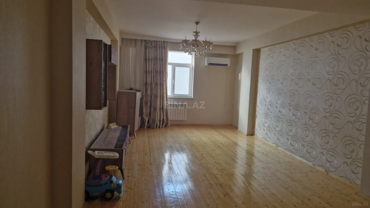Satılır 3 otaqlı mənzil 114 m²