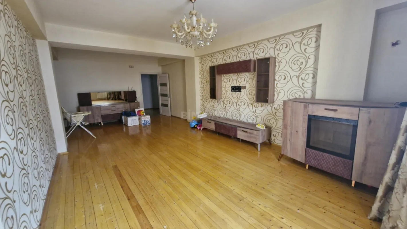 Satılır 3 otaqlı mənzil 114 m²