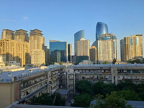 Kirayə verilir 3 otaqlı mənzil 80 m² — Bakı, Xətai m/s yanı 3 otaq 80.00 m²