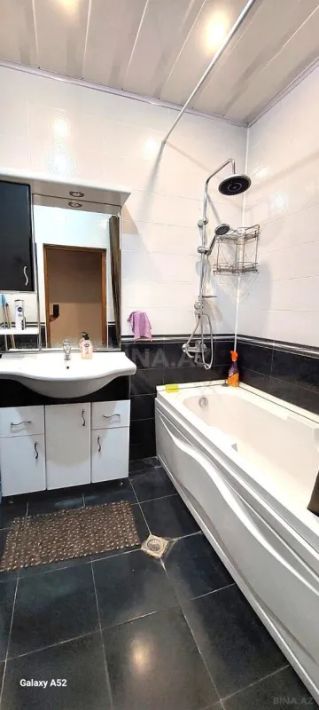 Satılır 2 otaqlı mənzil 86 m²