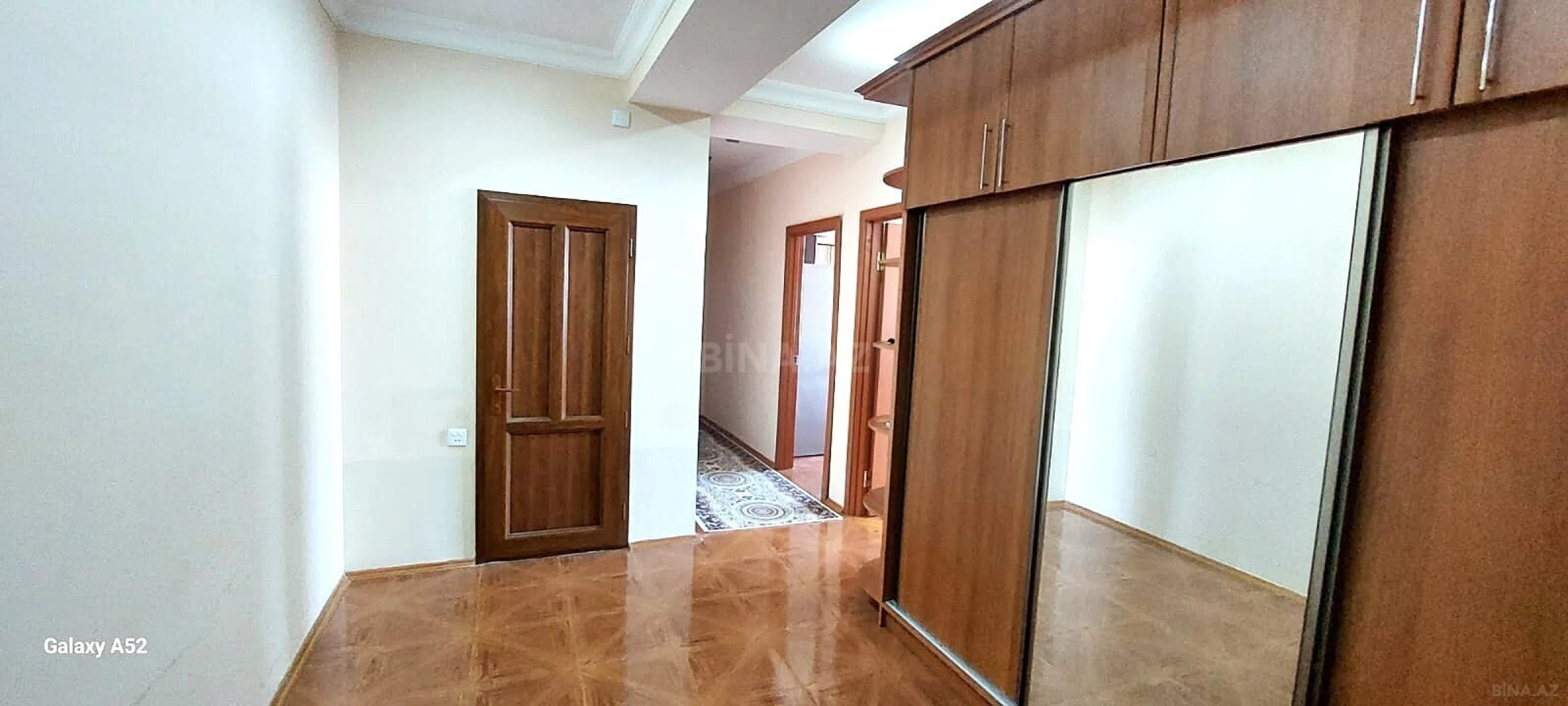 Satılır 2 otaqlı mənzil 86 m²