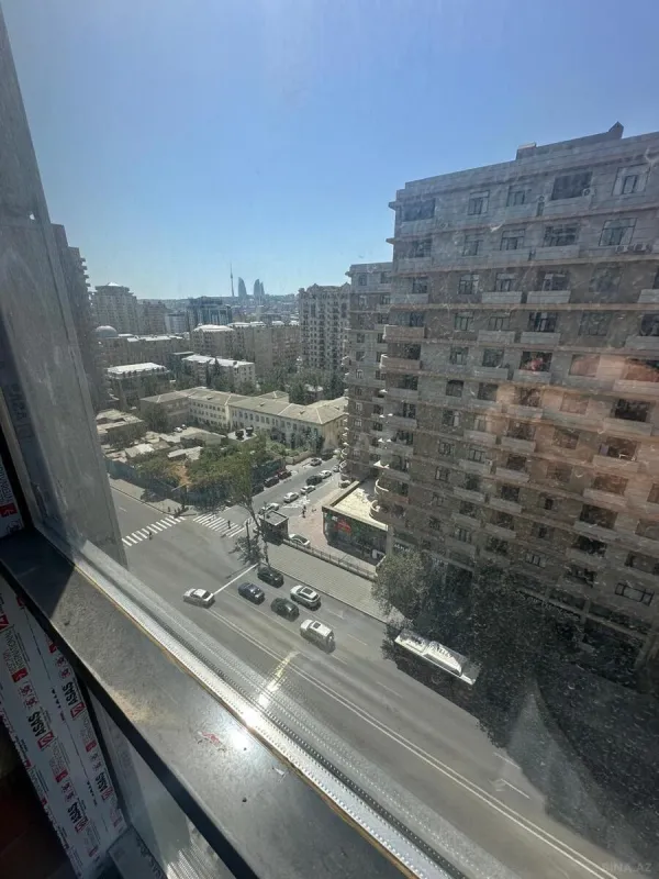 Satılır 4 otaqlı mənzil 217 m²