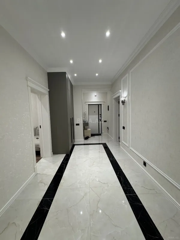 Satılır 3 otaqlı mənzil 135 m²