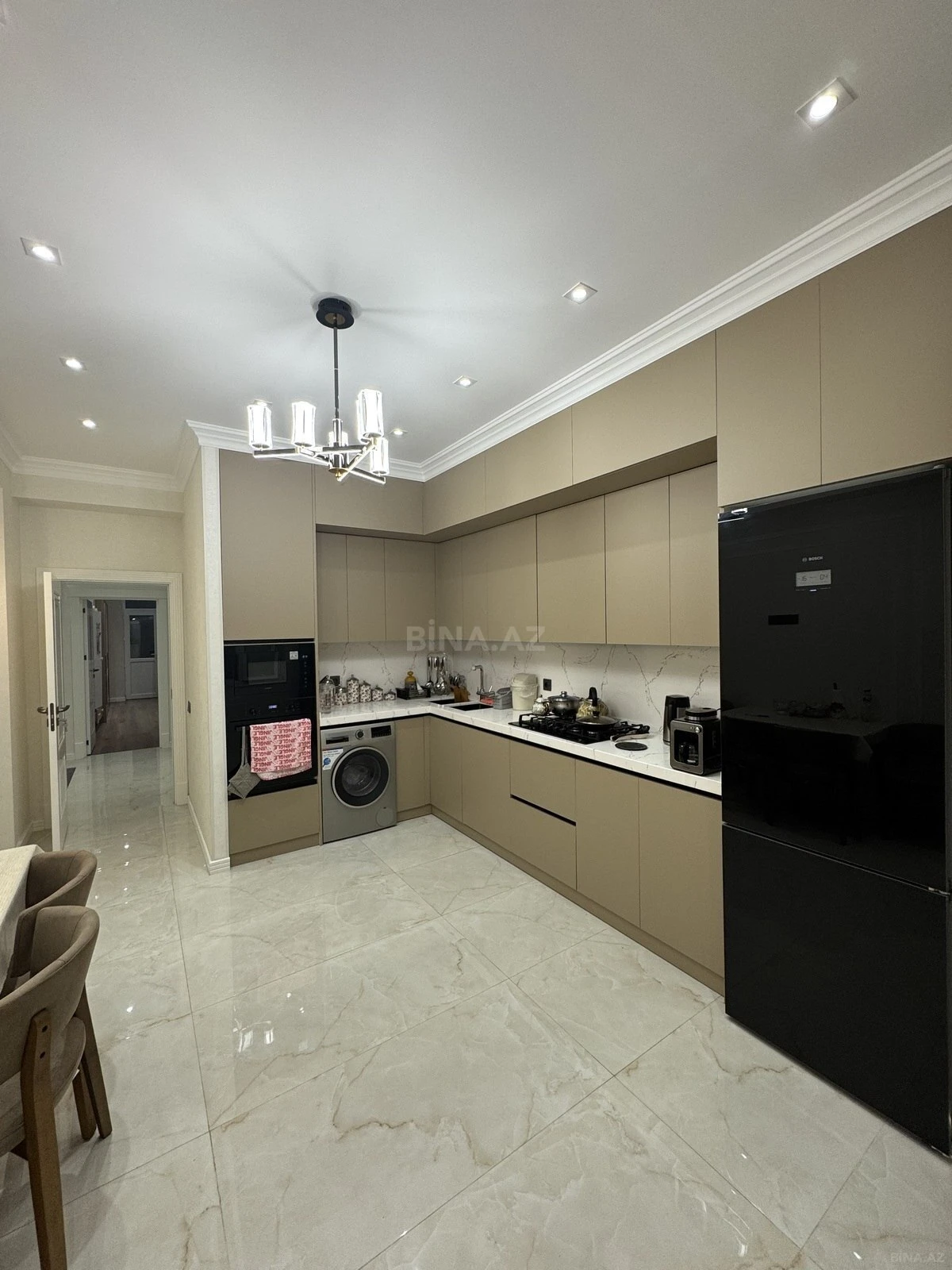 Satılır 3 otaqlı mənzil 135 m²