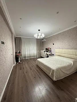 Satılır 3 otaqlı mənzil 135 m²