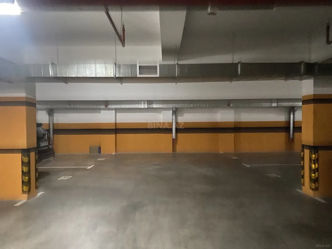 Satılır 3 otaqlı mənzil 162 m²