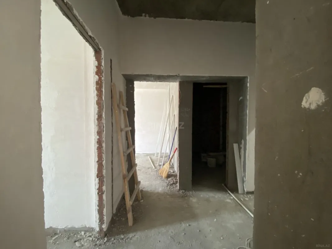Satılır 3 otaqlı mənzil 162 m²