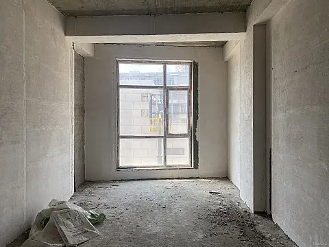 Satılır 3 otaqlı mənzil 162 m²