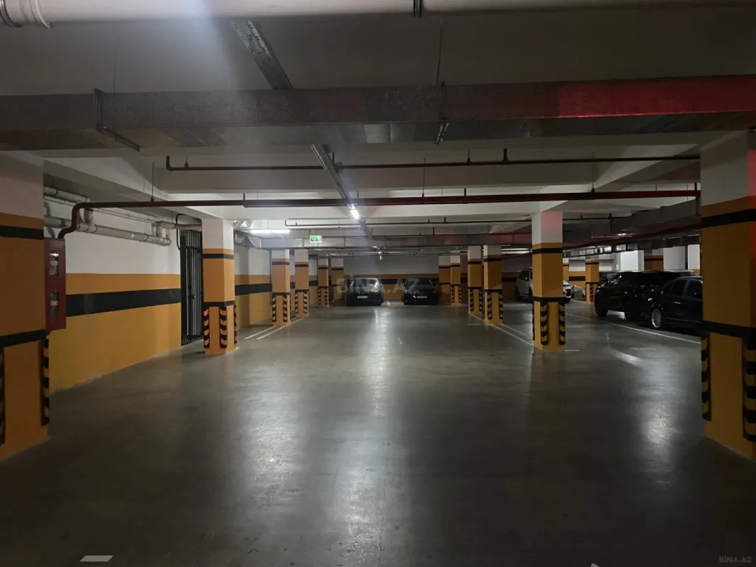 Satılır 3 otaqlı mənzil 162 m²