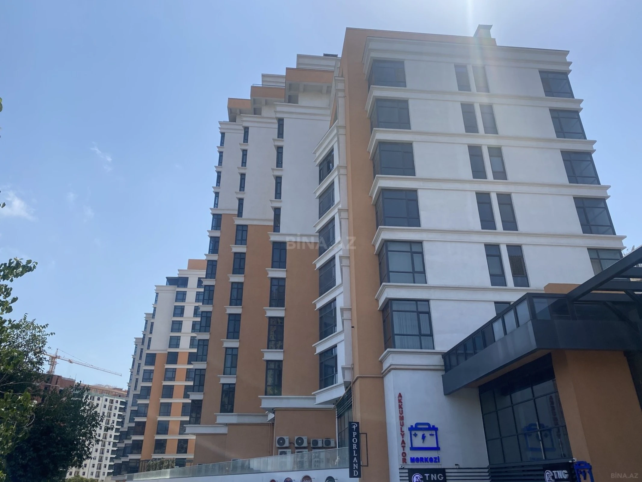 Satılır 3 otaqlı mənzil 162 m²