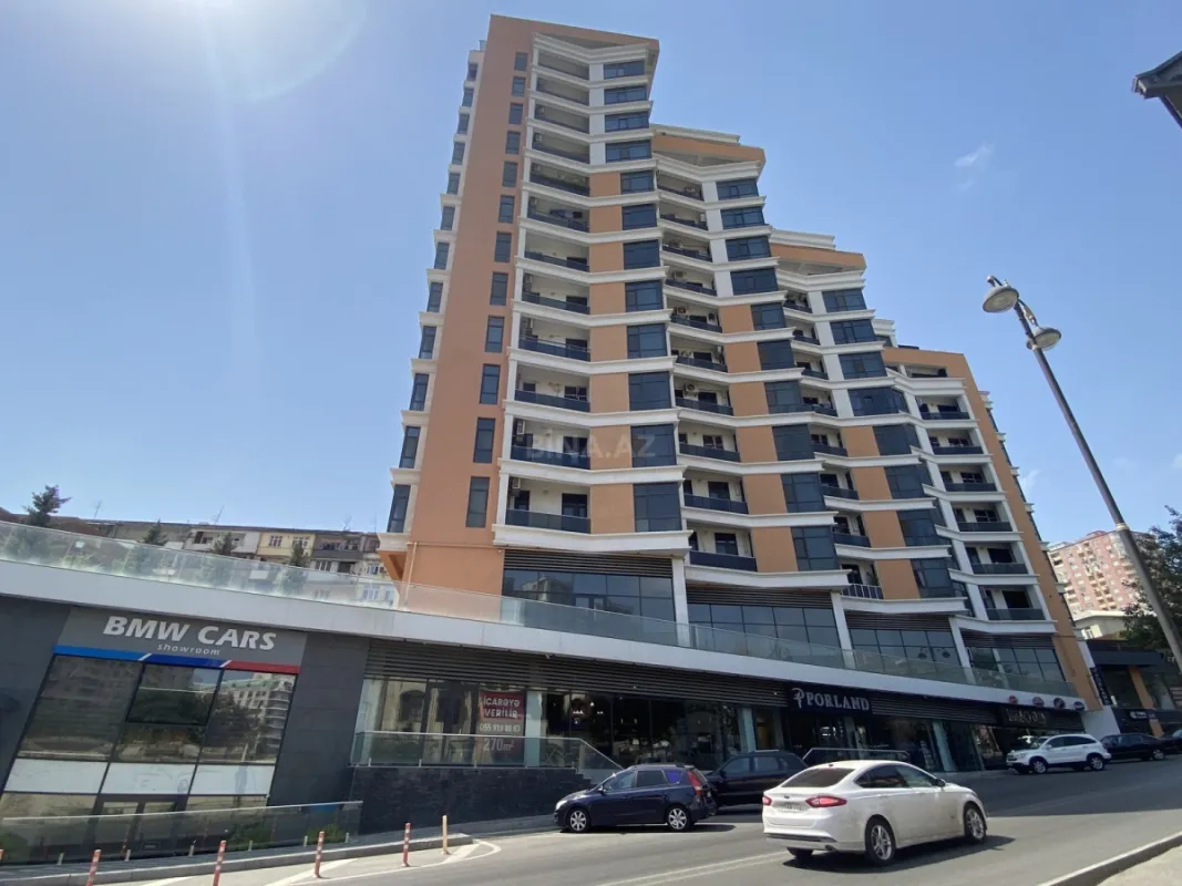 Satılır 3 otaqlı mənzil 129 m²