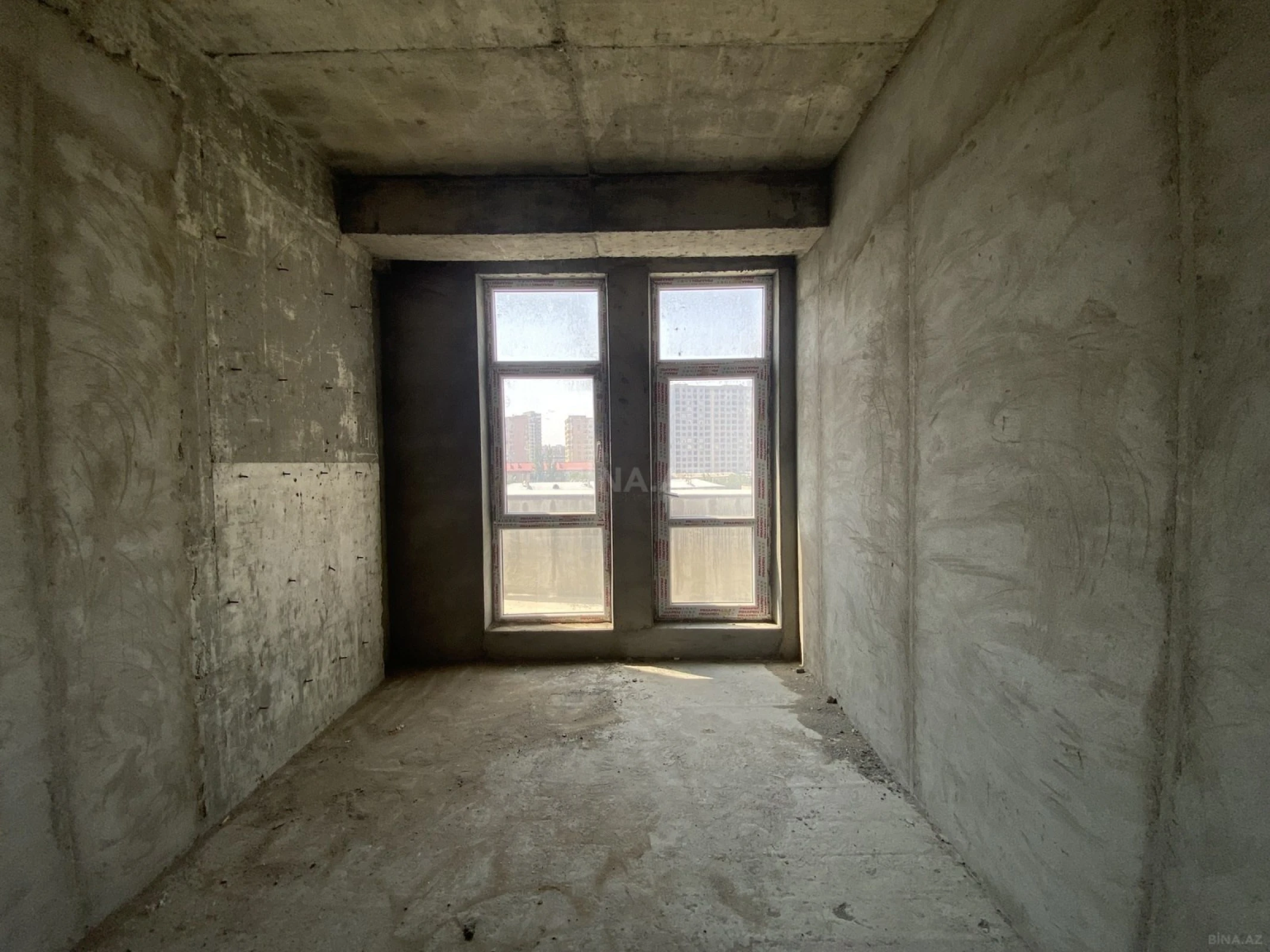 Satılır 3 otaqlı mənzil 129 m²