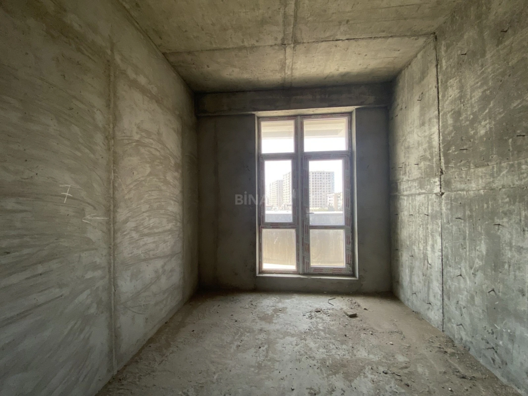 Satılır 3 otaqlı mənzil 129 m²