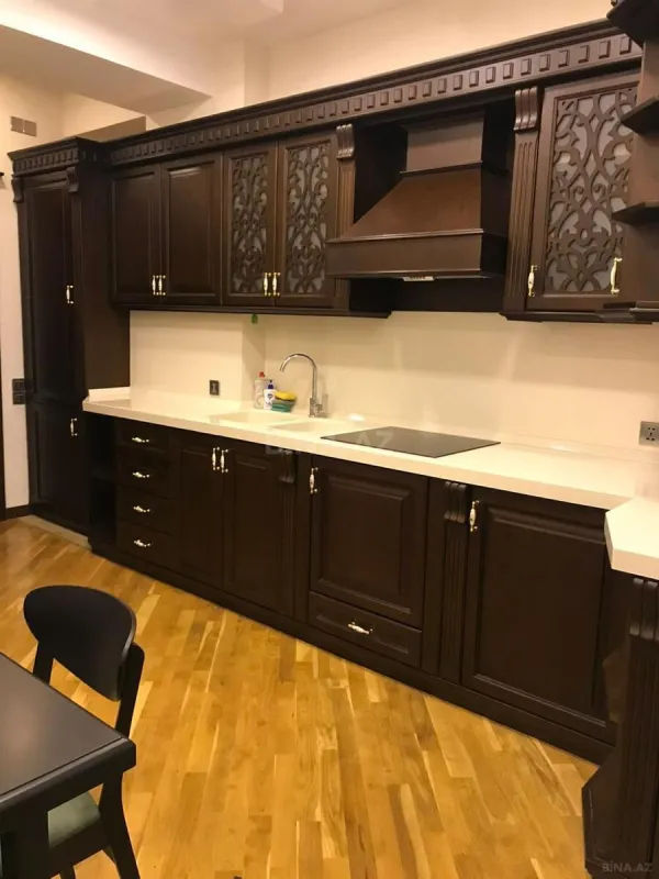 Kirayə verilir 3 otaqlı mənzil 130 m²