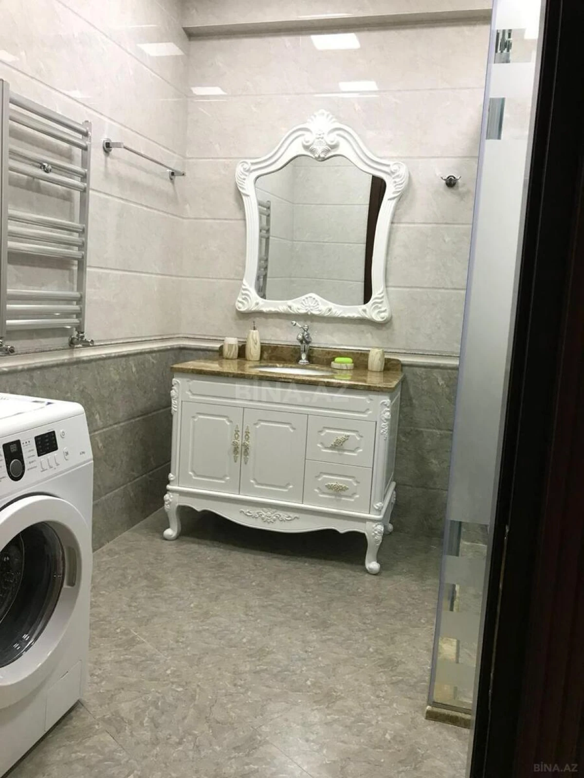 Kirayə verilir 3 otaqlı mənzil 130 m²