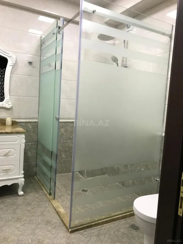 Kirayə verilir 3 otaqlı mənzil 130 m²