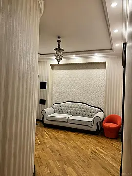 Kirayə verilir 3 otaqlı mənzil 130 m²