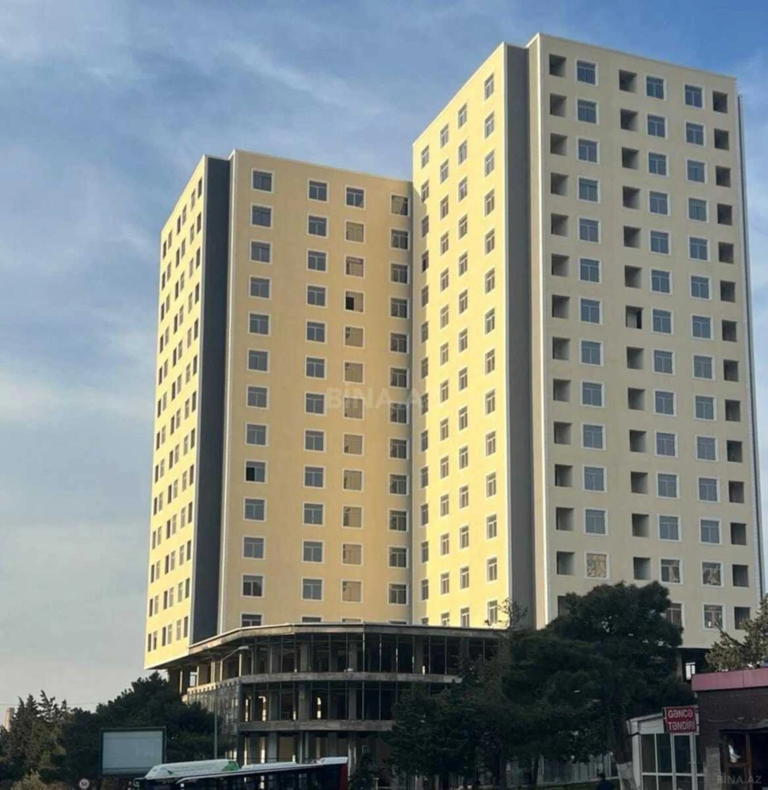 Satılır 2 otaqlı mənzil 90 m²